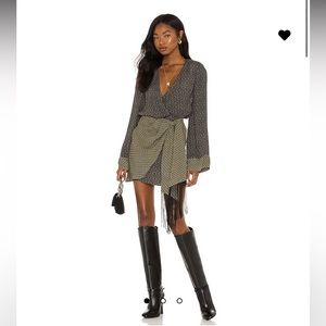 Long sleeves mini dress